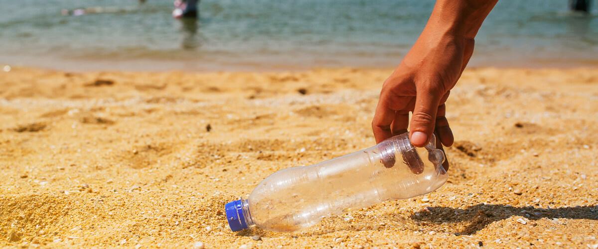 Beach Clean Up: QiDZ & Companies For Good