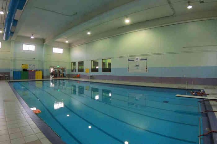 الأنشطة الرياضية في أكاديمية د. خالد للسباحة35354