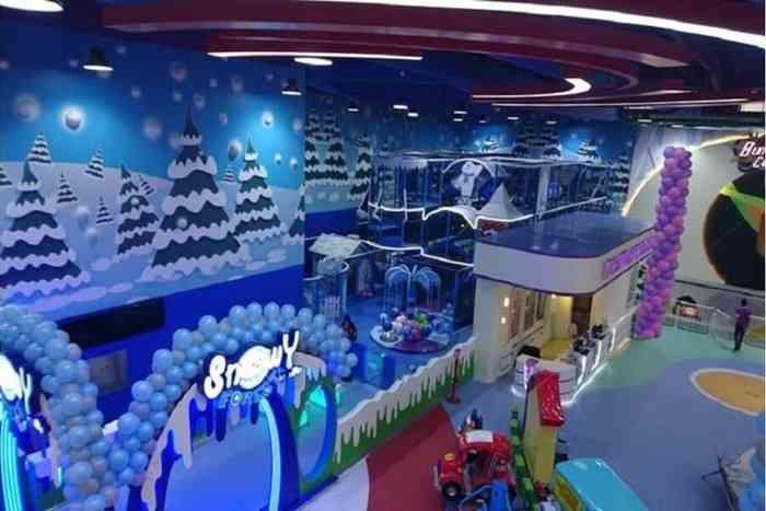 Snowy Forest Red Sea Mall32099