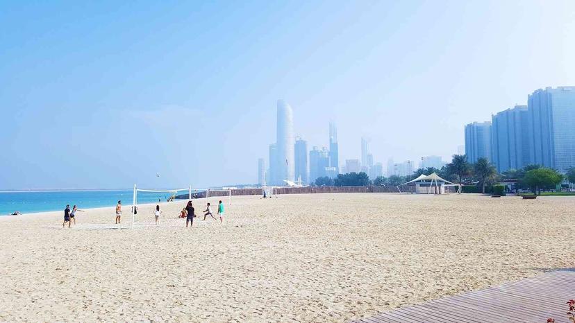 Abu Dhabi Corniche Beach24302